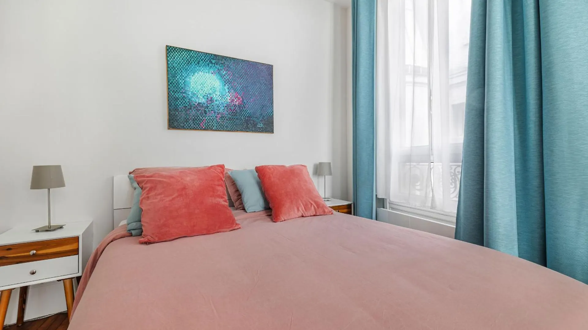 Heimat Apartment Paris France